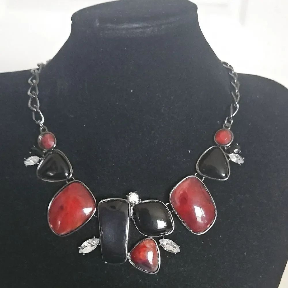 Elegant Burgundy and Black Statement Necklace